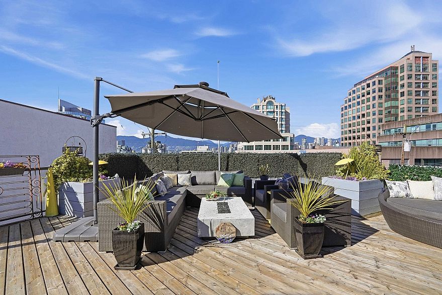 6 1375 W 10th Avenue