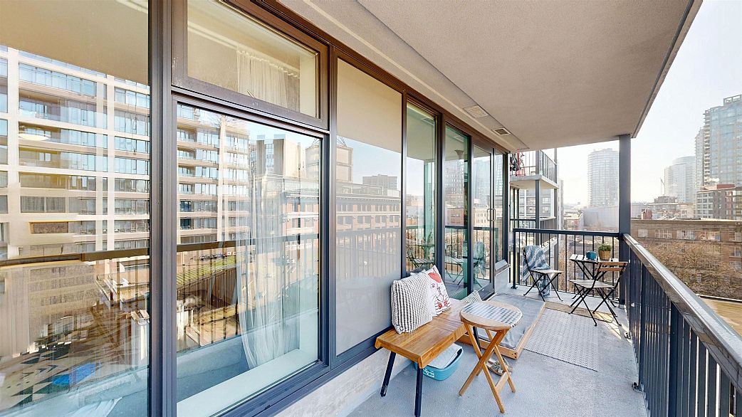 905 66 W Cordova Street