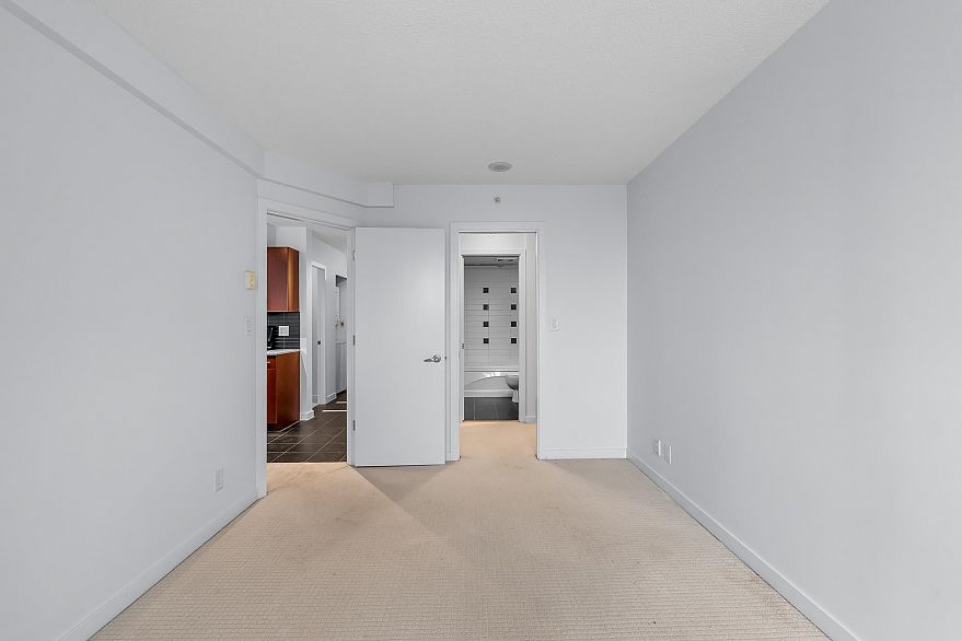 1832 938 Smithe Street