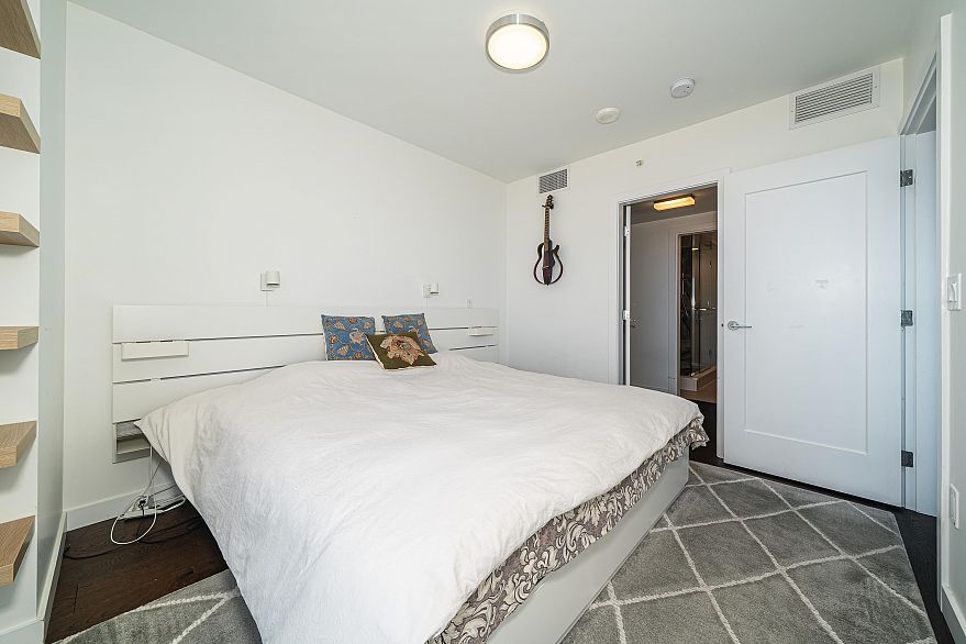 2001 5629 Birney Avenue