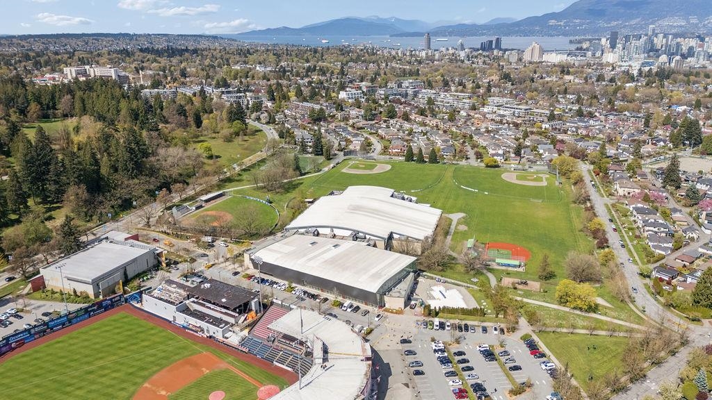 607 168 E 35th Avenue