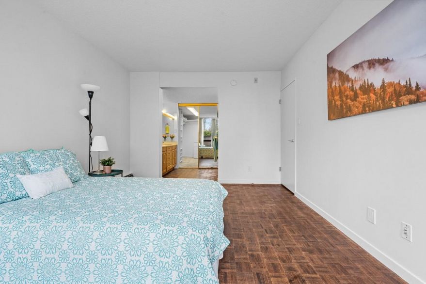 106 4900 Cartier Street