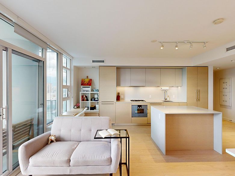 2103 1289 Hornby Street