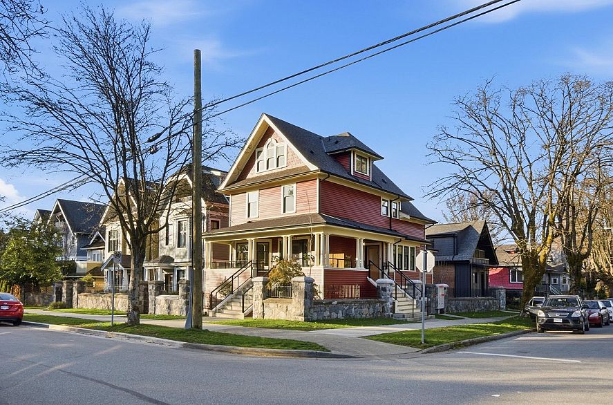 1967 Napier Street