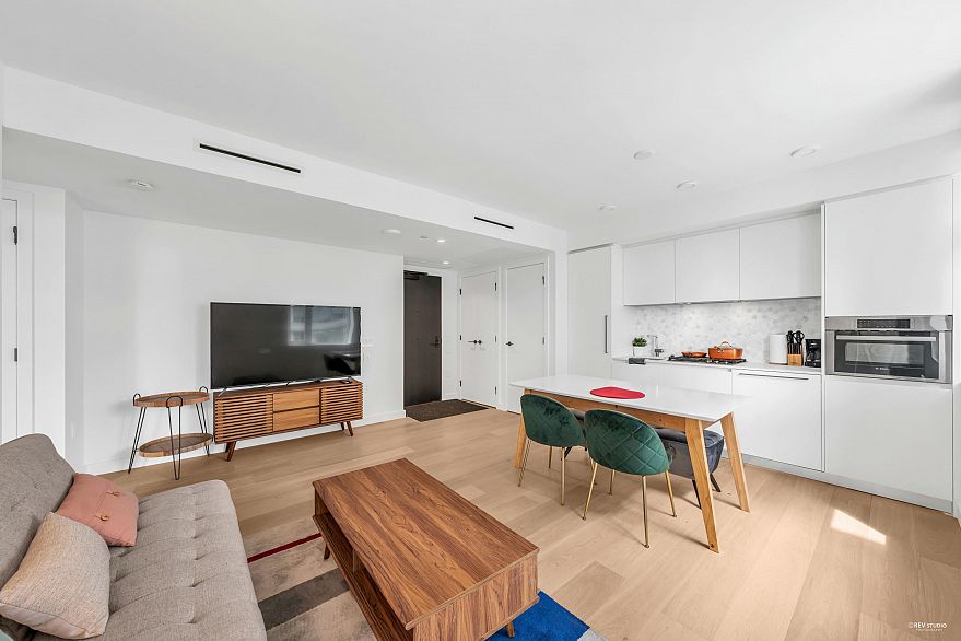 906 1180 Broughton Street