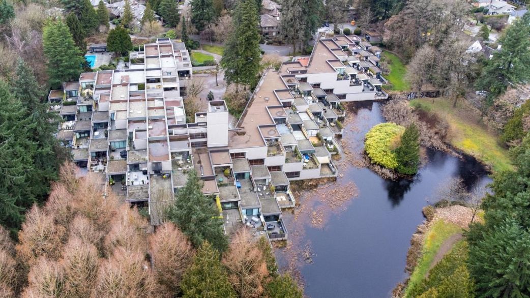 106 4900 Cartier Street