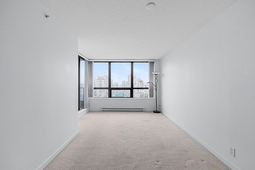 1832 938 Smithe Street