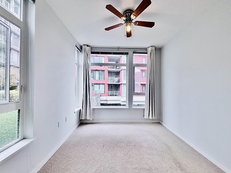 302 3263 Pierview Crescent