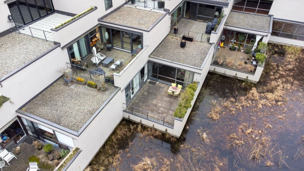 106 4900 Cartier Street