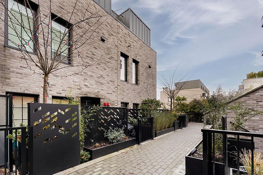 197 W King Edward Avenue