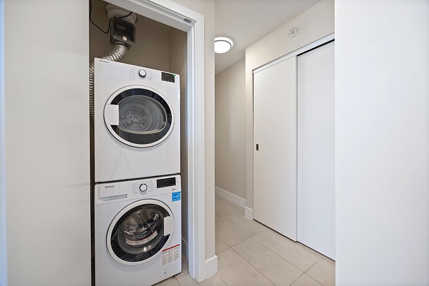 1801 1088 Richards Street