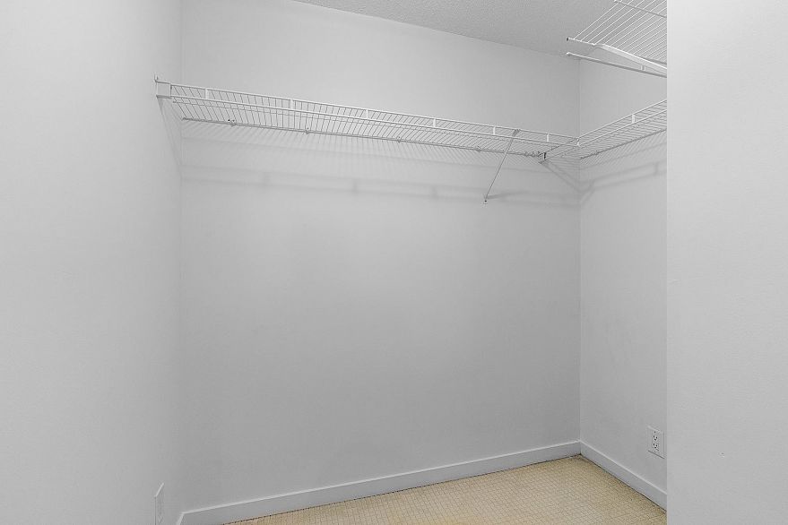 1832 938 Smithe Street