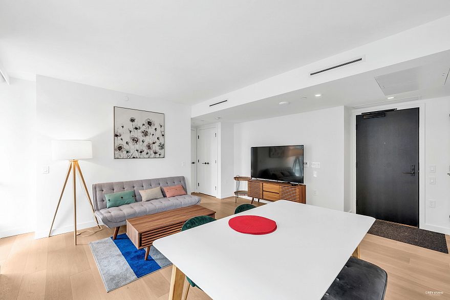 906 1180 Broughton Street