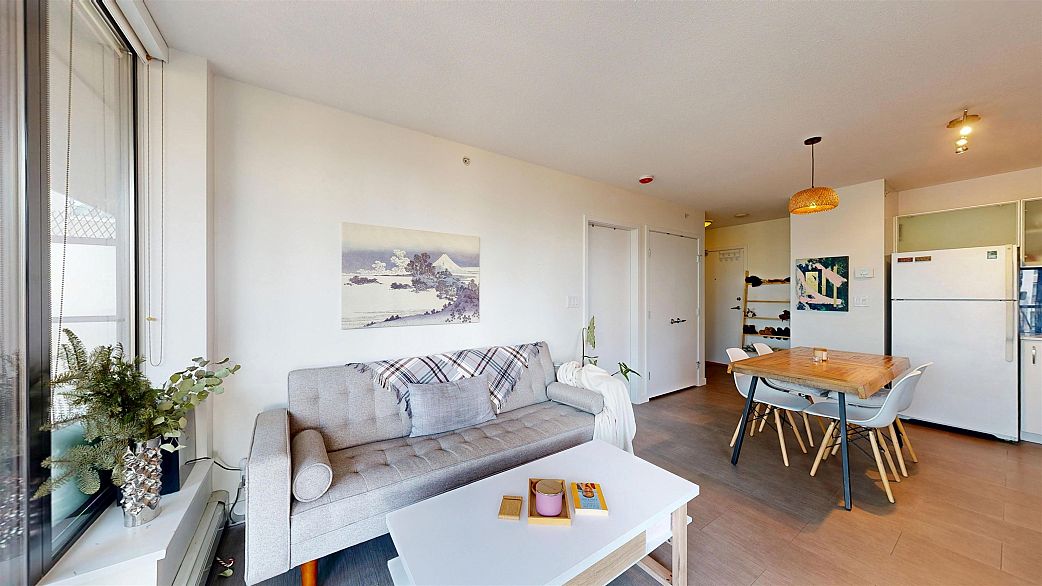 905 66 W Cordova Street