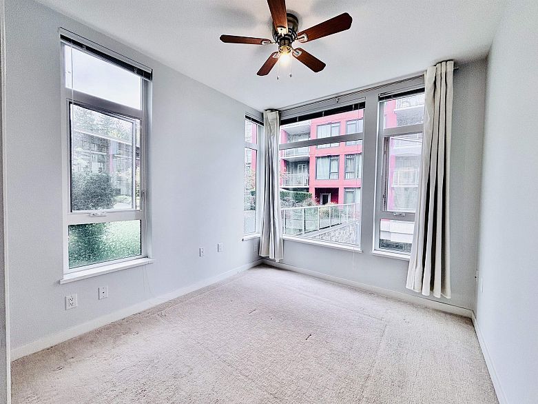 302 3263 Pierview Crescent