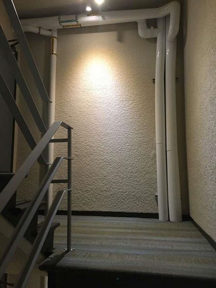 410 1975 Pendrell Street