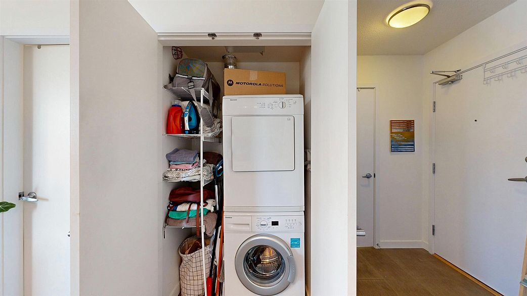 905 66 W Cordova Street