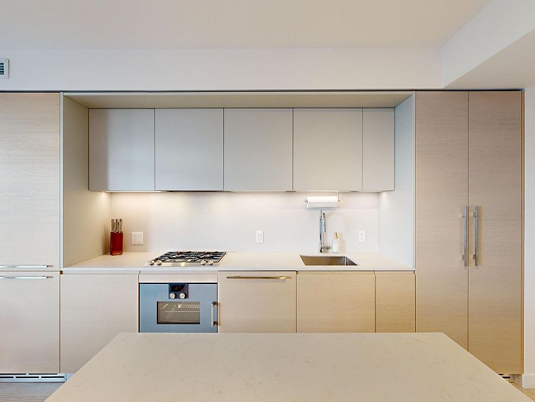 2103 1289 Hornby Street