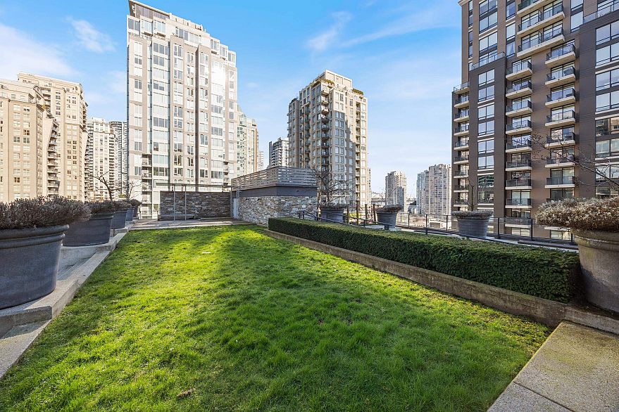 1801 1088 Richards Street