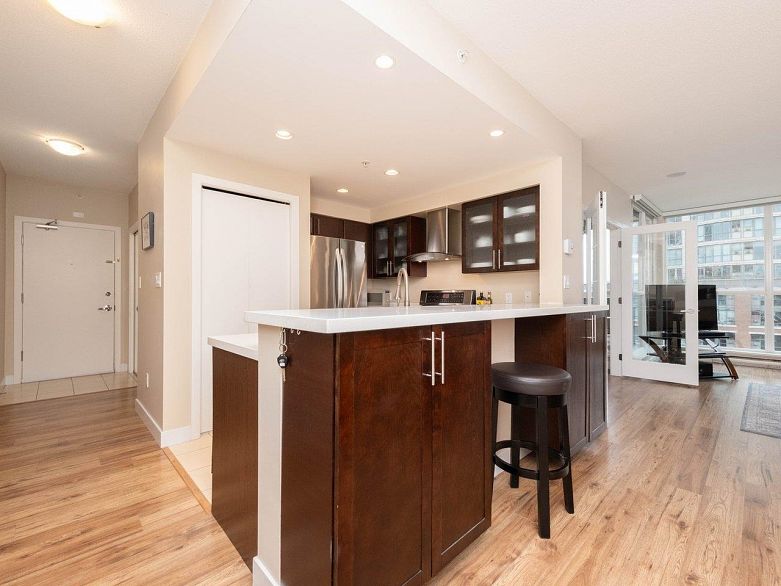 706 189 National Avenue