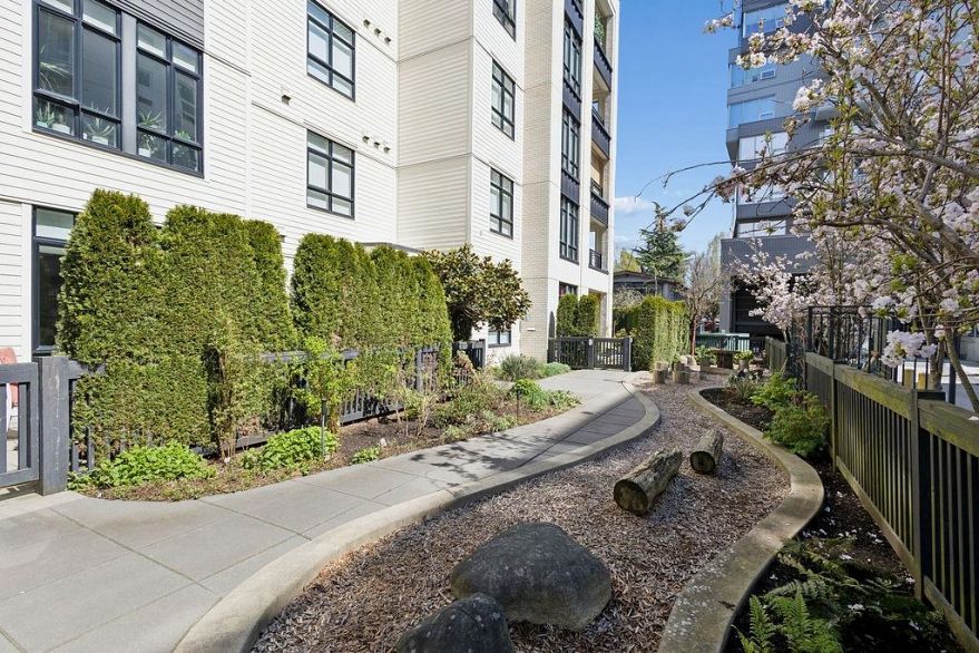 607 168 E 35th Avenue