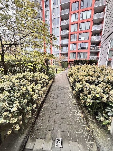 302 3263 Pierview Crescent