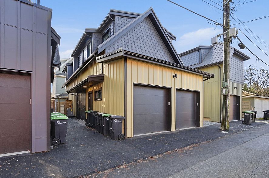 1967 Napier Street