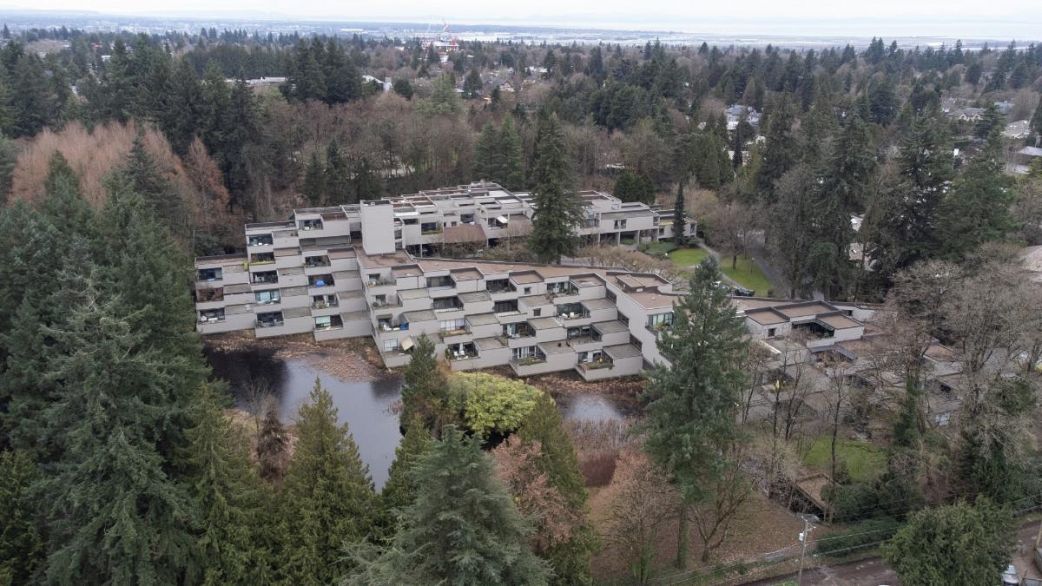 106 4900 Cartier Street