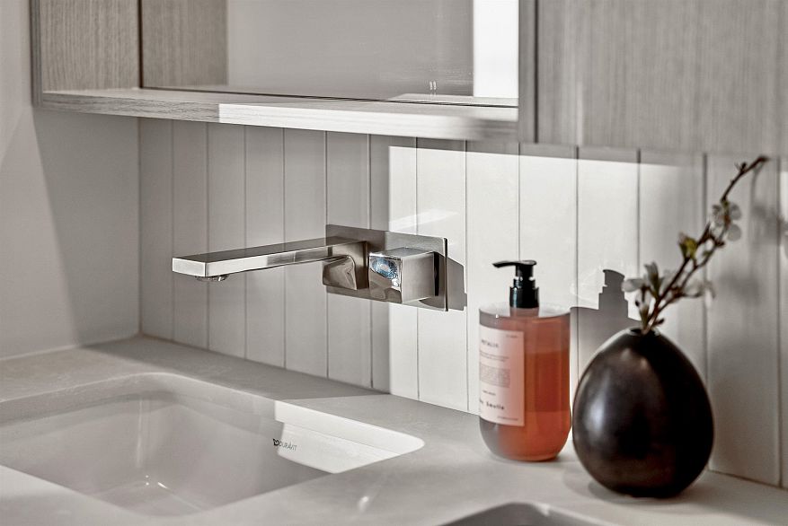 713 1887 Crowe Street