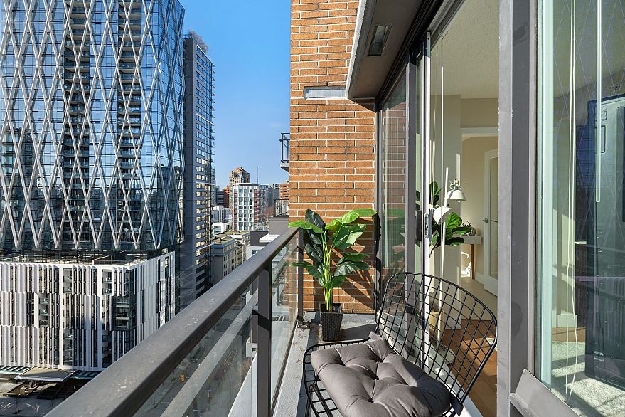 1801 1088 Richards Street