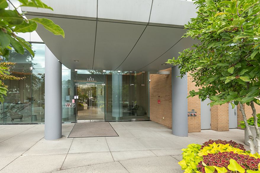 1101 1033 Marinaside Crescent