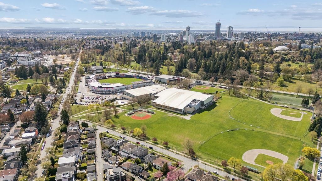 607 168 E 35th Avenue