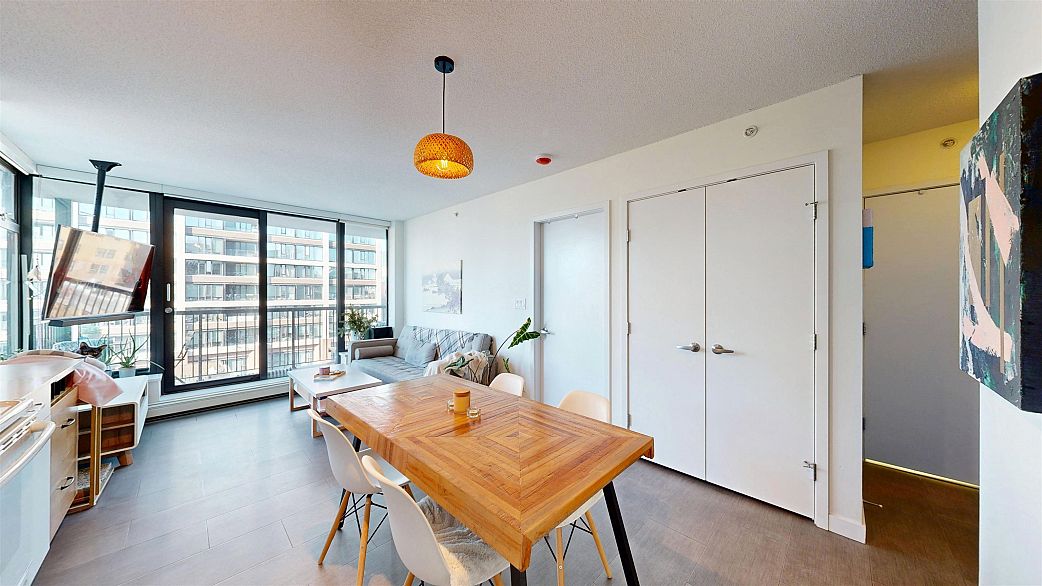 905 66 W Cordova Street