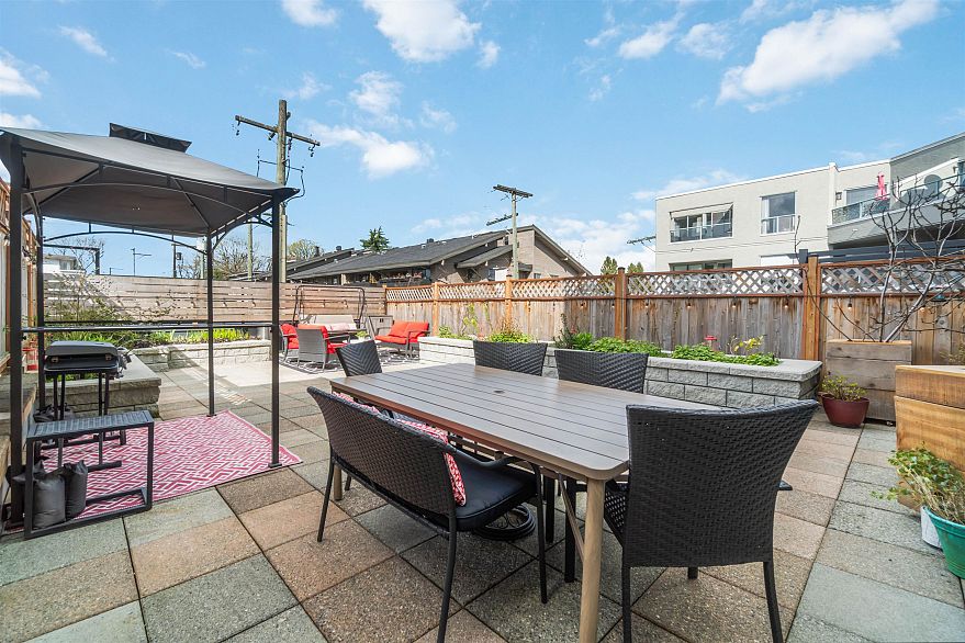 110 189 E 16th Avenue