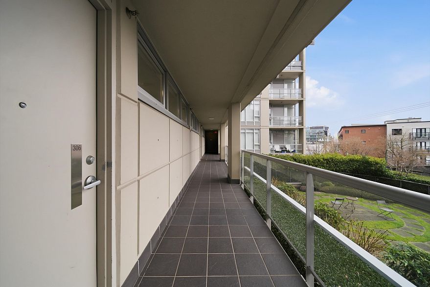 306 2055 Yukon Street