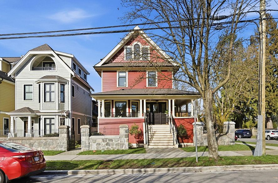 1967 Napier Street