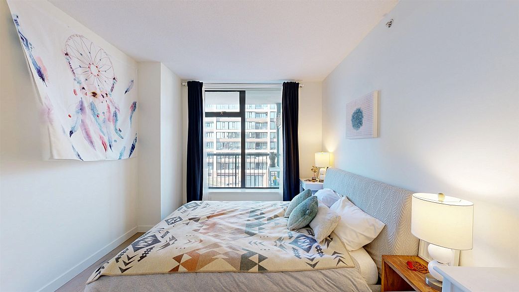 905 66 W Cordova Street