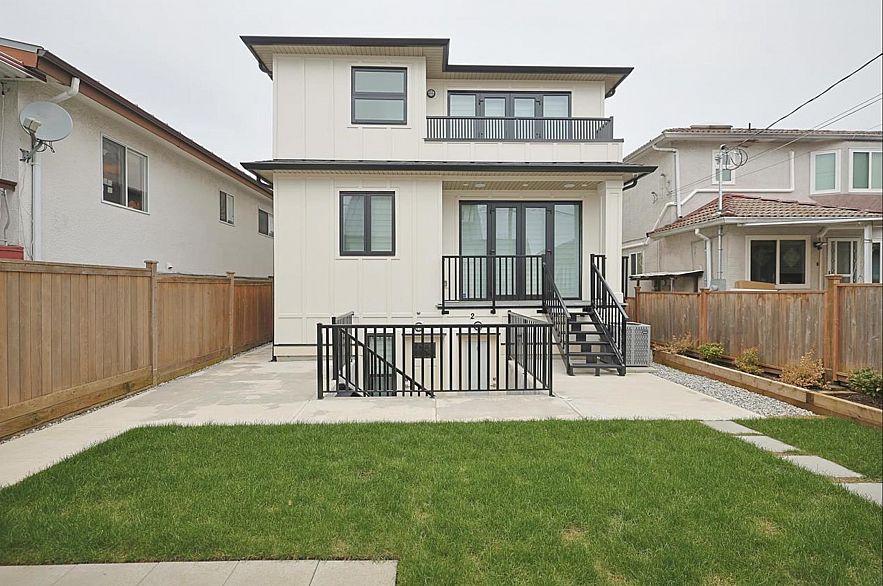 2984 Kitchener Street