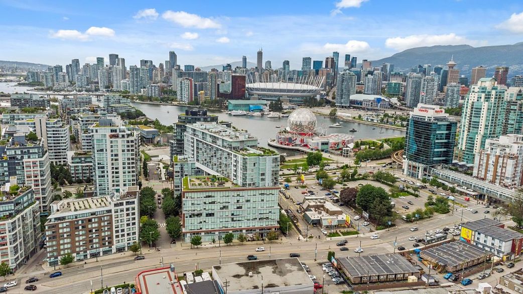 806 1618 Quebec Street