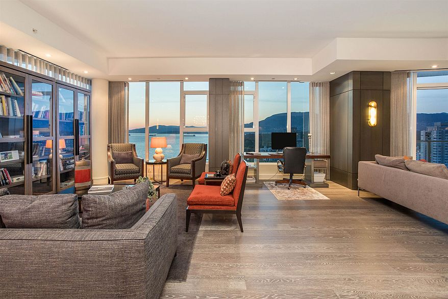 2101 1221 Bidwell Street