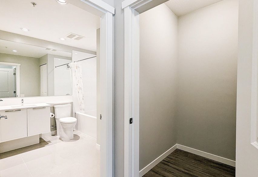 402 3188 Riverwalk Avenue