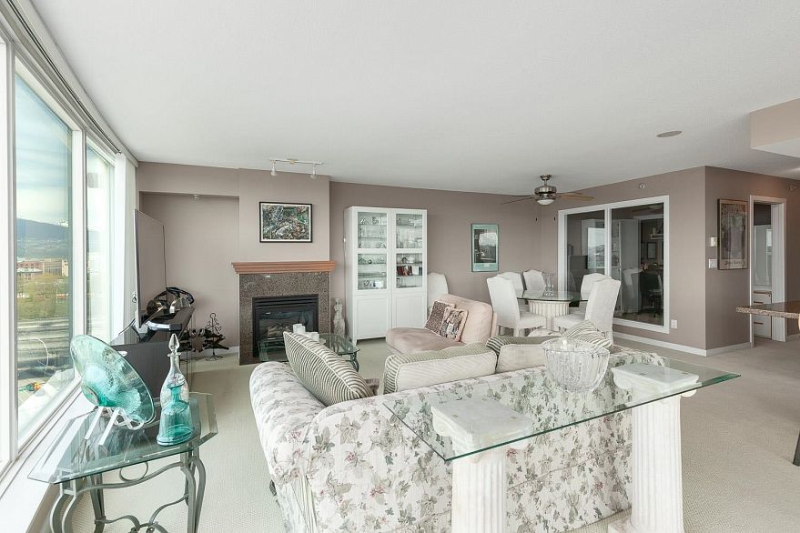 1305 120 Milross Avenue