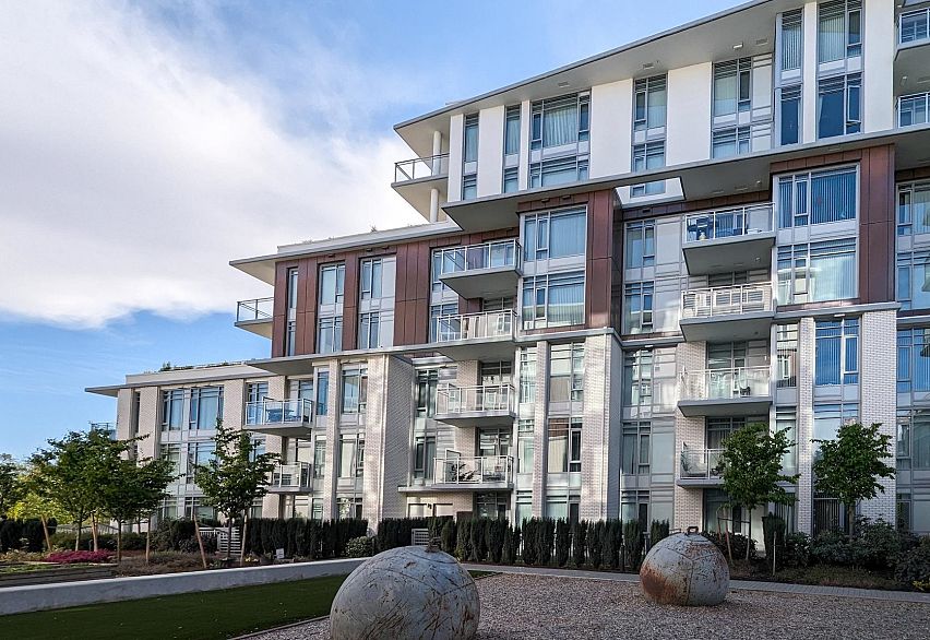 402 3188 Riverwalk Avenue