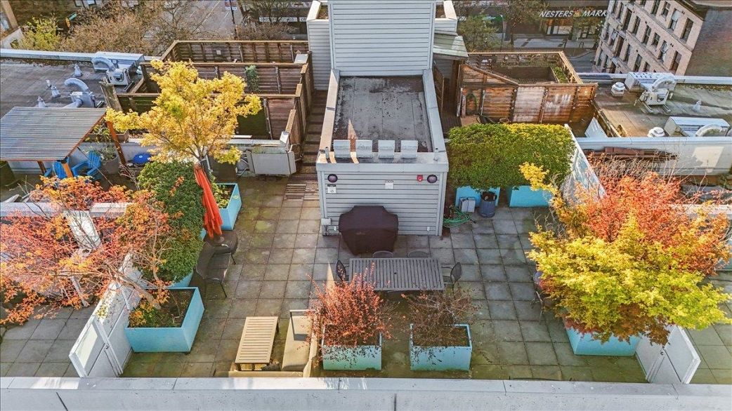 605 53 W Hastings Street