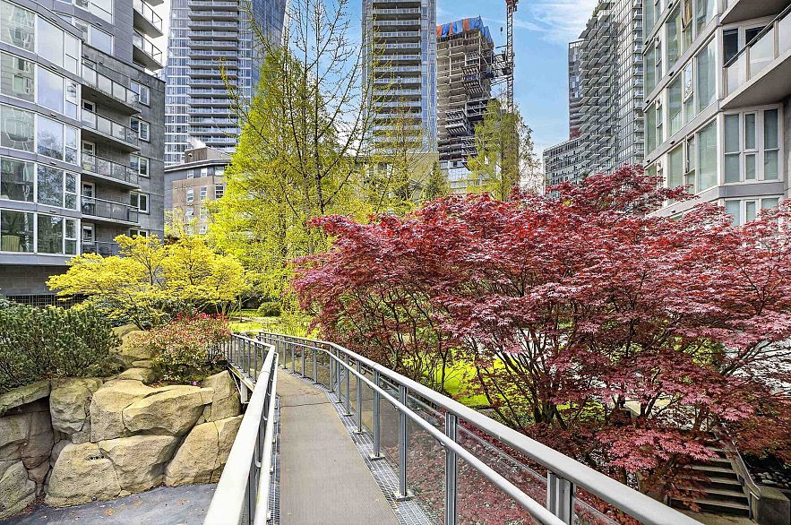 305 560 Cardero Street