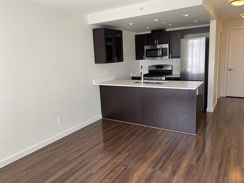 211 4818 Eldorado Mews