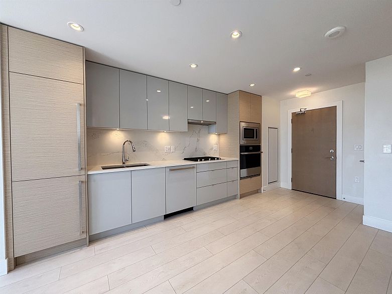 1001 3438 Sawmill Crescent