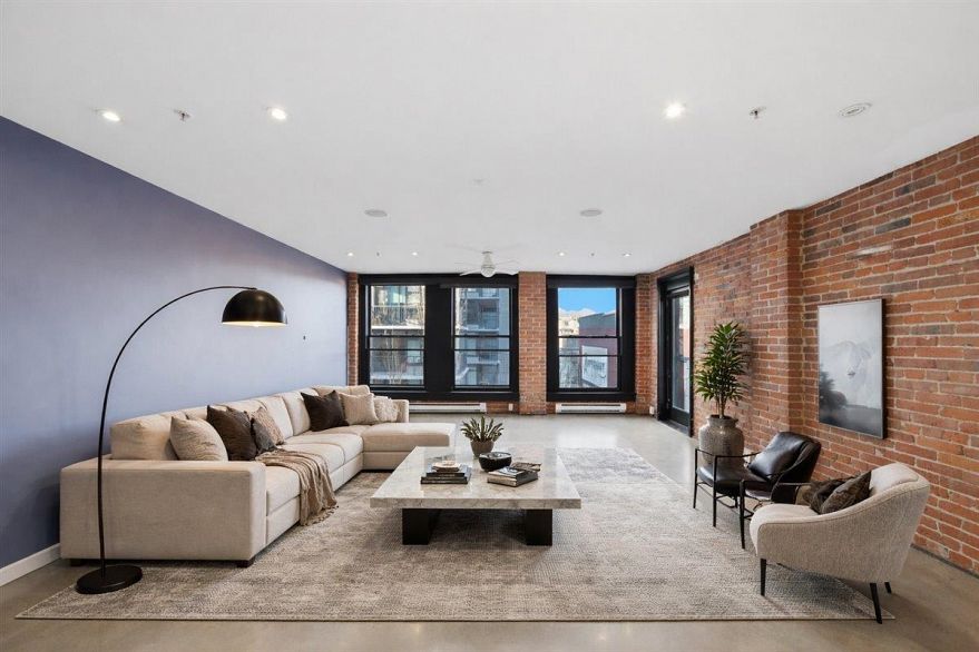 605 53 W Hastings Street