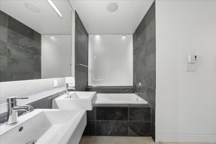 605 53 W Hastings Street