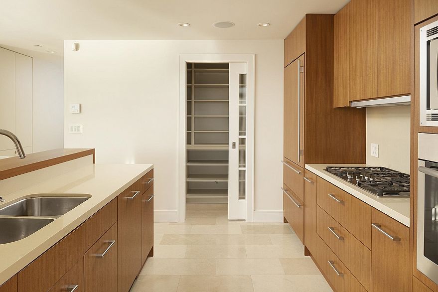 901 628 Kinghorne Mews